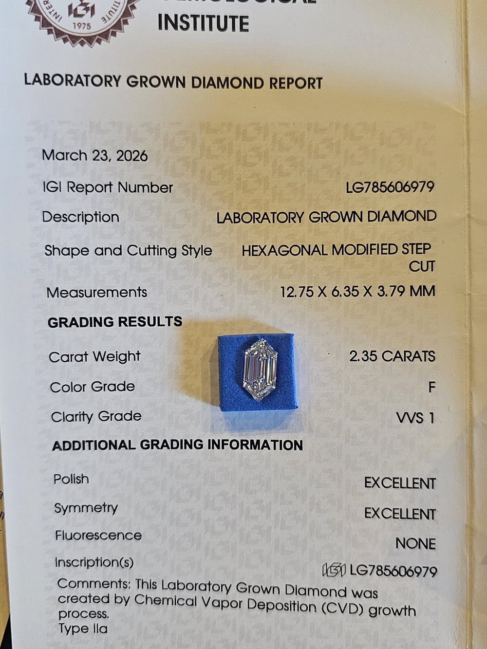 Hexagonal Modified Step Cut Diamond Ring Center Stone - F Color VVS1